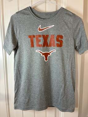 Nike Dri-FIT Texas Longhorns Graphic T-Shirt Heather Gray, Youth Large